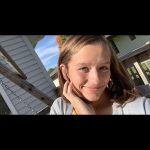 Meet your Posher, Madelynn